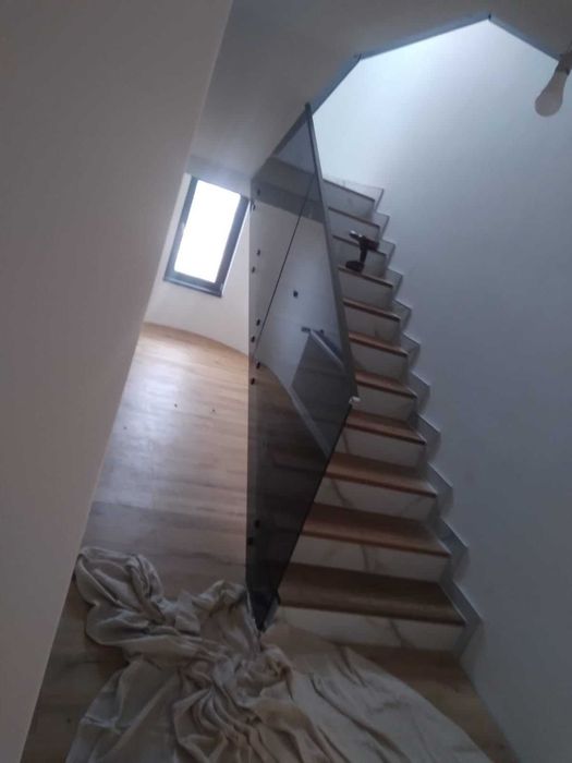 Balustrada de sticla cu conectori