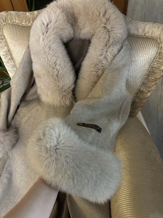 Palton din lana bej cu blana naturala