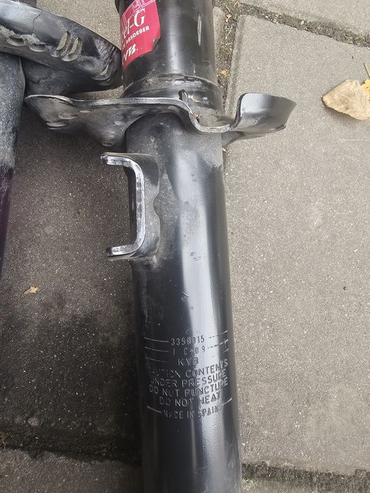 Предни амортисьори