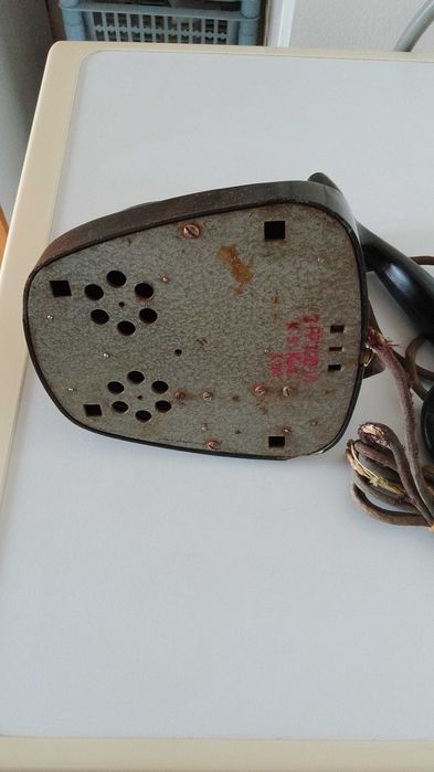 Стар телефон за декорация,без забележки