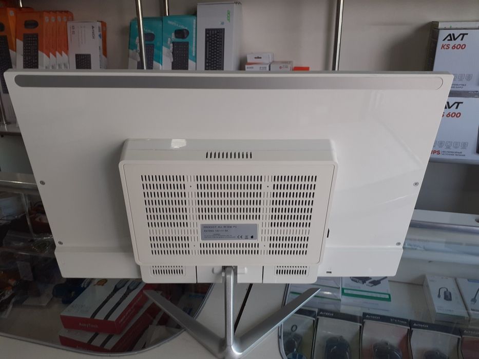 Monoblok AVT 23,8 dumm