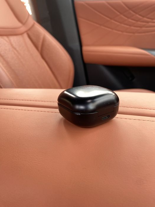 наушники Galaxy черного цвета