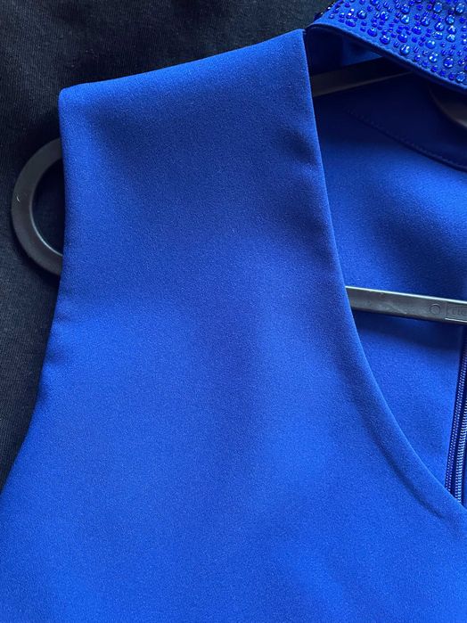 Парти рокля в кралско синьо