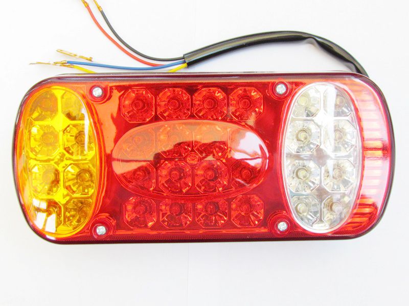 Stop camion LED 15 x 07 pe 12V ( pret / buc. )