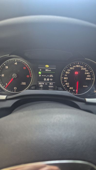 Audi a4 b8 bine dotat din fabrică