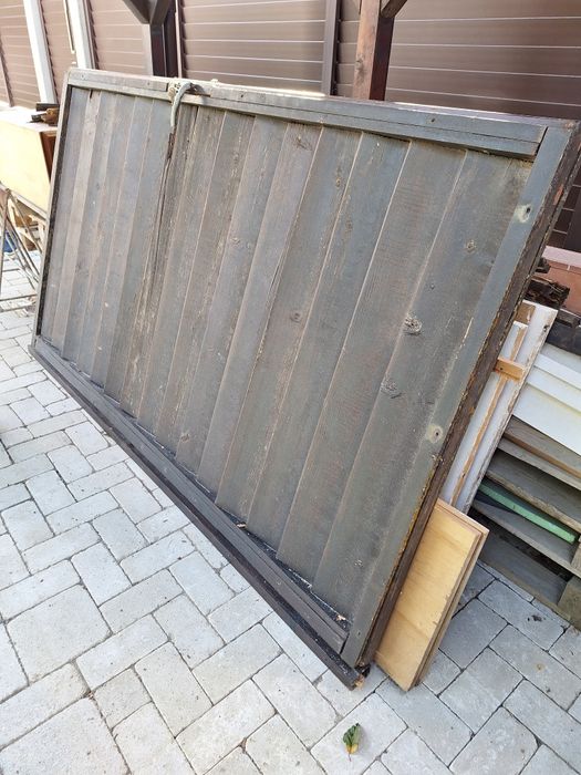 Vând cadru metalic poarta culisanta si poartă pietonala