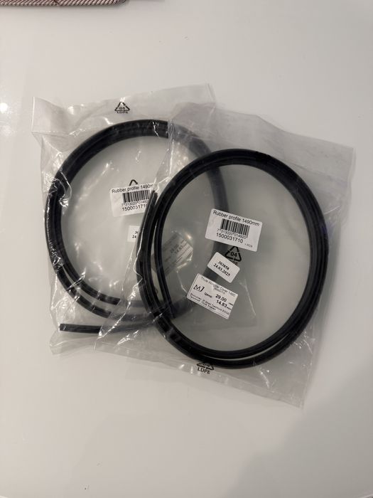 Thule WingBar Edge 118см греди и ски багажник