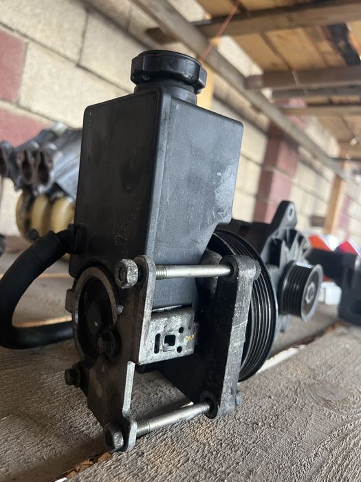 Гур насос на мерс m104