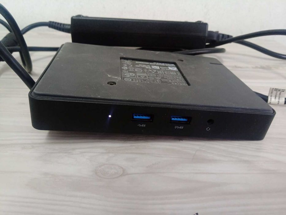 Докинг станция Dell  K17A + оригинален адаптер Dell 180W