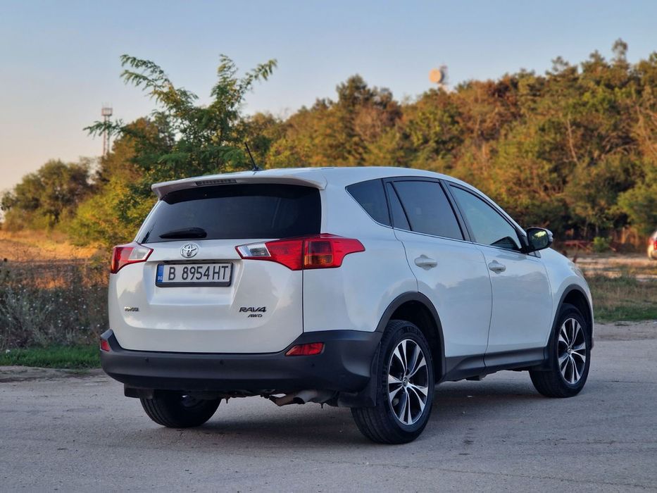 Toyota RAV4 2015 г.- 29 100 лв.
