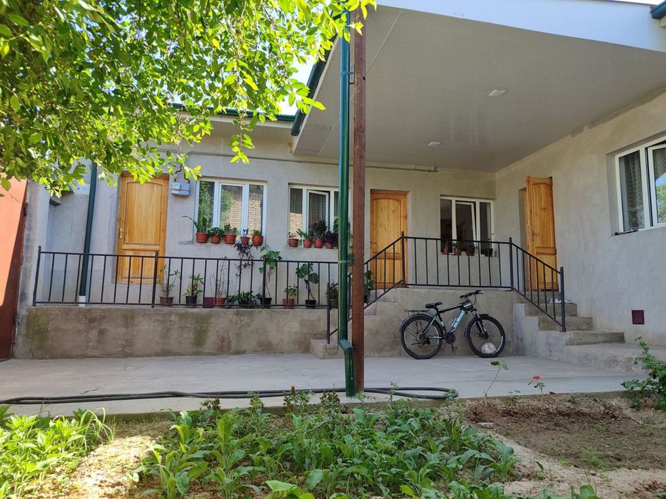 Assalomaleykum bodomzorda zudlik bilan 5 xonalik xovli sotiladi.