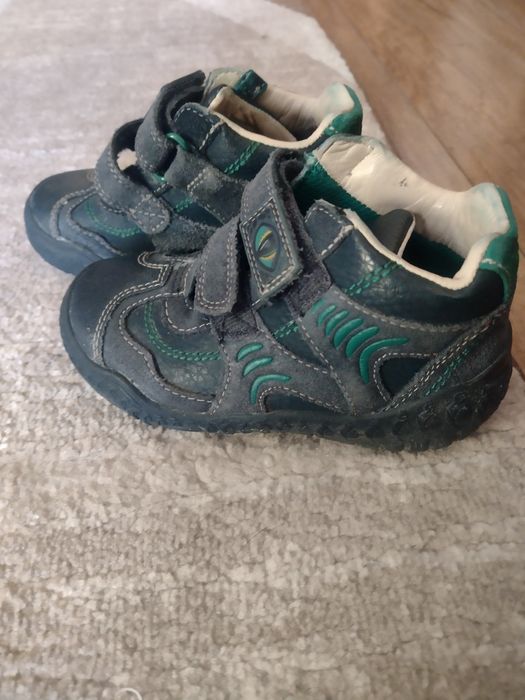 Детски кожени обувки