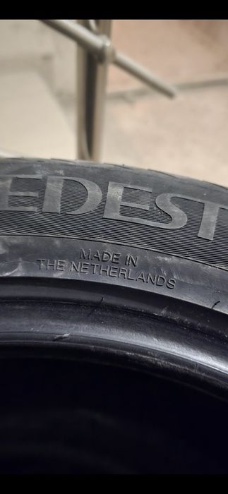225/55 R17 vredestein
