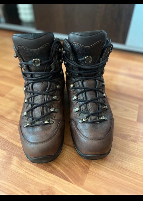 Bocanci drumetieLowa