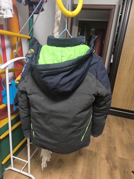 Куртки зимние на мальчика 140см