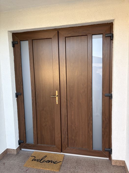 Vand usa de intrare si interior PVC + aluminiu