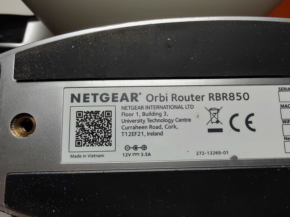 Sistem Netgear Ax6000 Orbi 850 WiFi 6 Tri-Band Mesh router 2 sateliti
