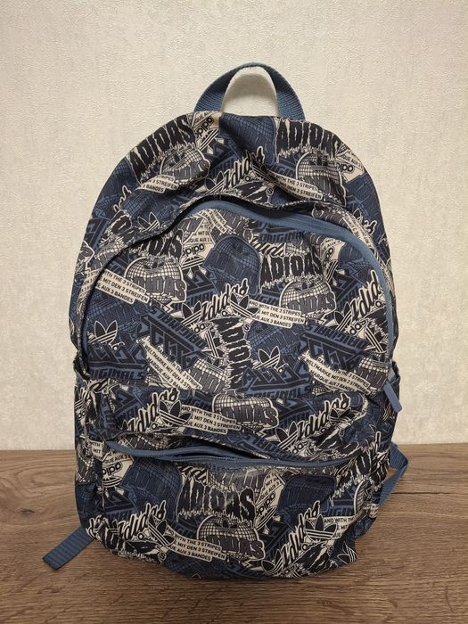 Продаю б/у рюкзак от адидас(оригинал),