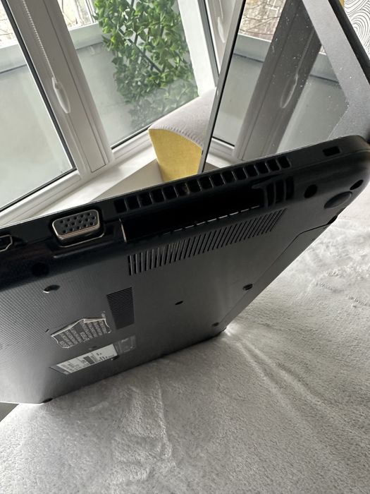 Лаптоп Toshiba с Windows 10 - 750 GB / 8GB RAM