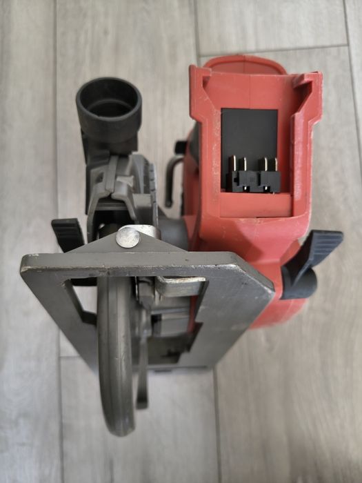 Milwaukee M18 CS55 circular de mana