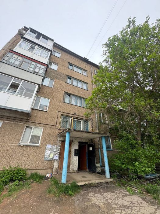Продам 4 комнатную квартиру