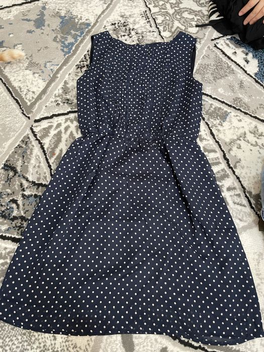 Одежды, платья даром