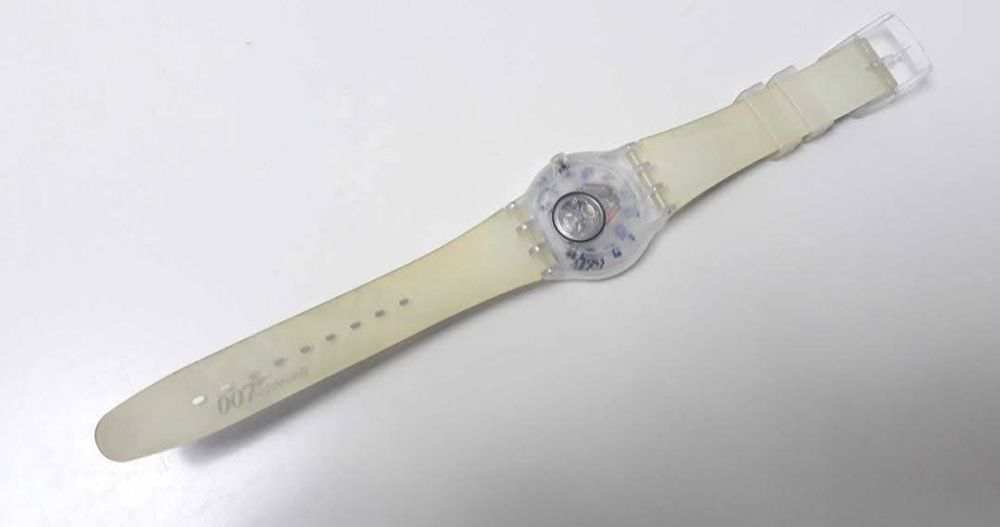 Ceas Elvetian James Bond 007 Swatch SUJK138  - Elliot Carver