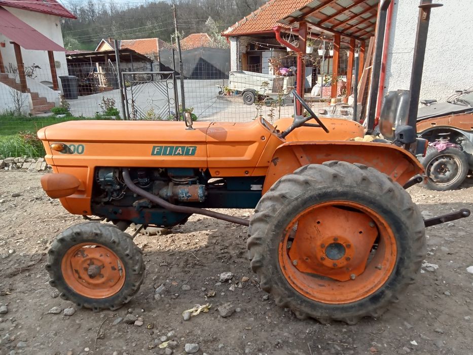 Vând tractor fiat 300, 30cp