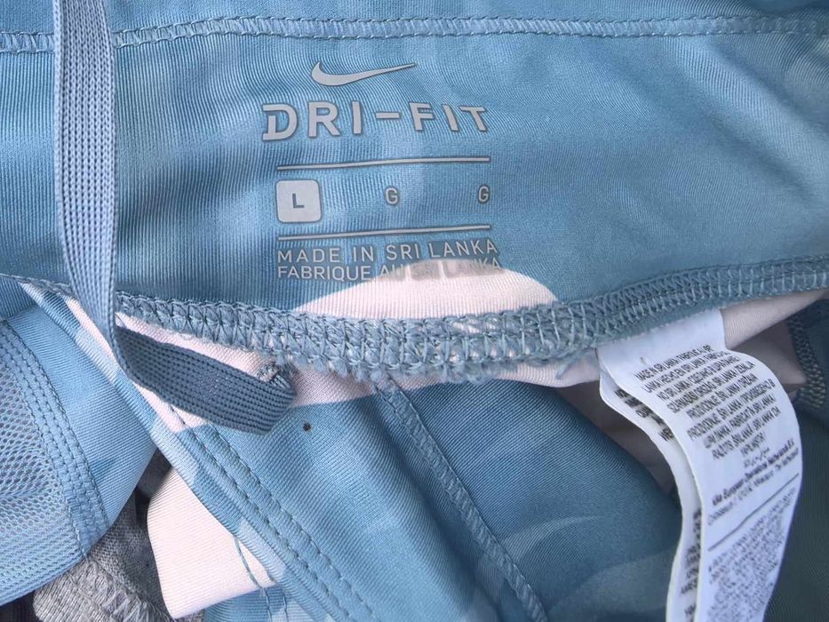 Nike оригинален дамски клин М/Л размер