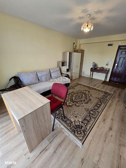 Apartament 1 cameră decomandată Bucătărie separată Parcare exterioară