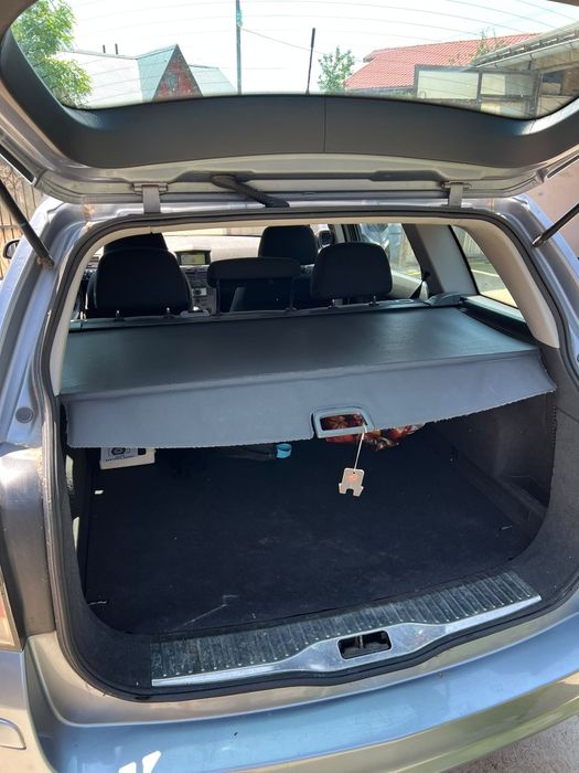 Opel astra H   .