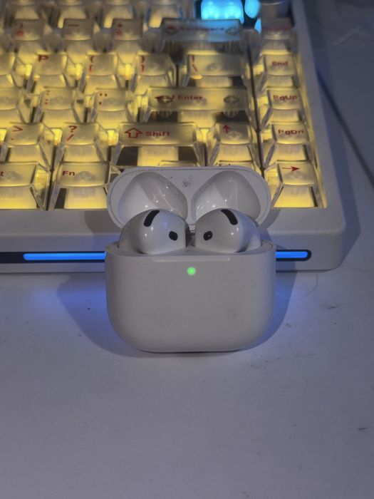Apple AirPods 4 оригинални