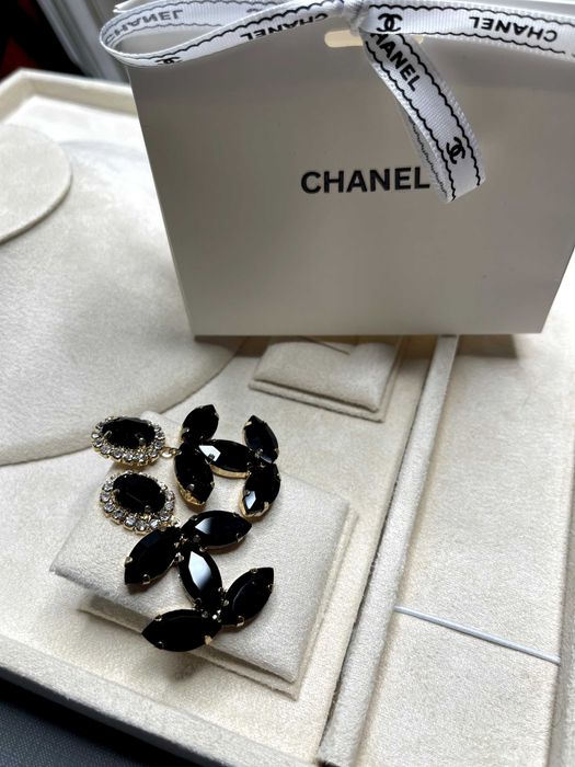 черни обеци шанел chanel висящи с камъни лъскави божу сет с чантичка