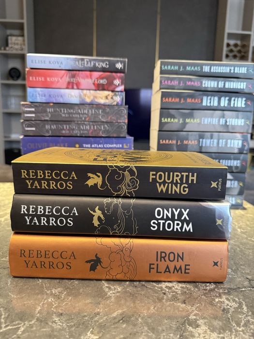 Четвертое крыло на англ языке