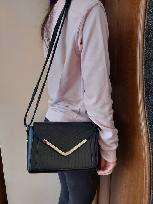 Дамска чанта през рамо