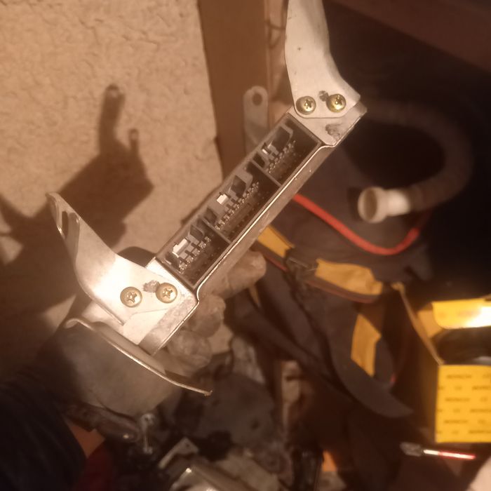 Бортовой компьютер от тоёты карины