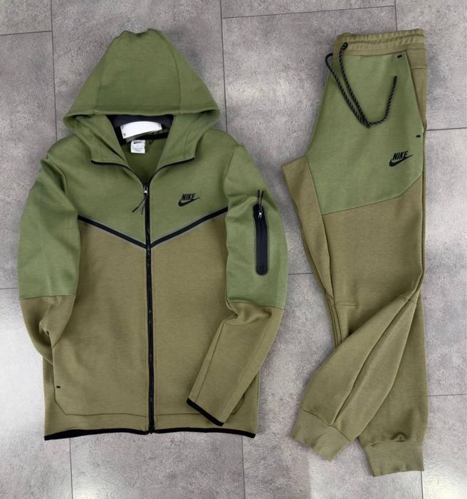 ОТНОВО Всички Цветове !  Топ Цена само 99 лв. Екип Nike Tech Fleece