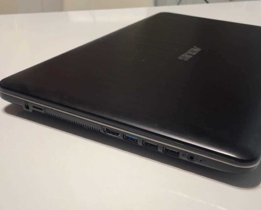 Лаптоп ASUS VivoBook, 15.6", Intel Pentium N4200, NVIDIA GT920MX 2GB, 4 GB RAM, 1 TB HDD