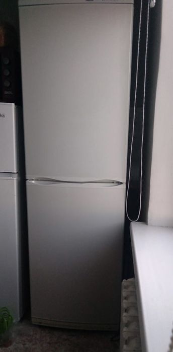 Холодильник двухкамерный