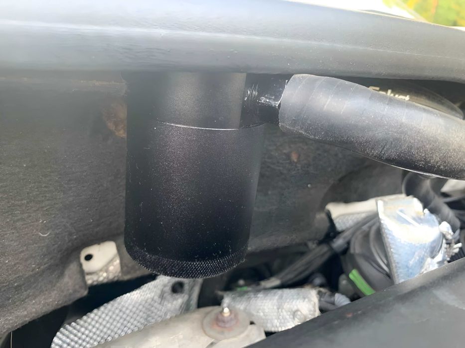 Гаранция! Нов Универсален Маслен Уловител / Сепаратор - Catch Can