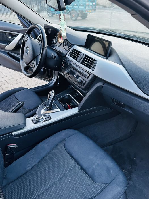 BMW 318d Touring 2.0 Diesel • 2012 • 143 CP • Automată • 297.887 km