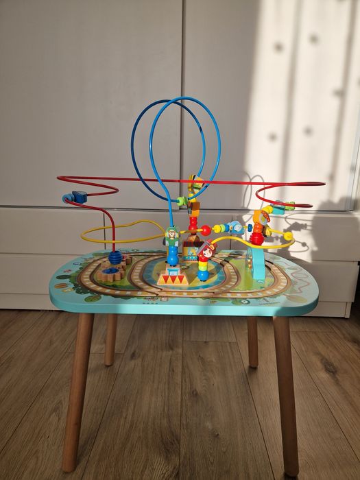 Дървена маса за игра Hape