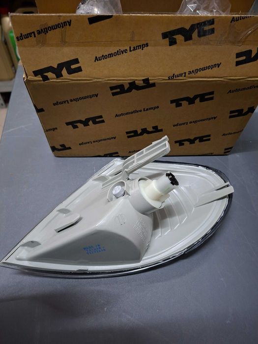 Semnalizator fata dreapta Nissan Almera II 2000-2006