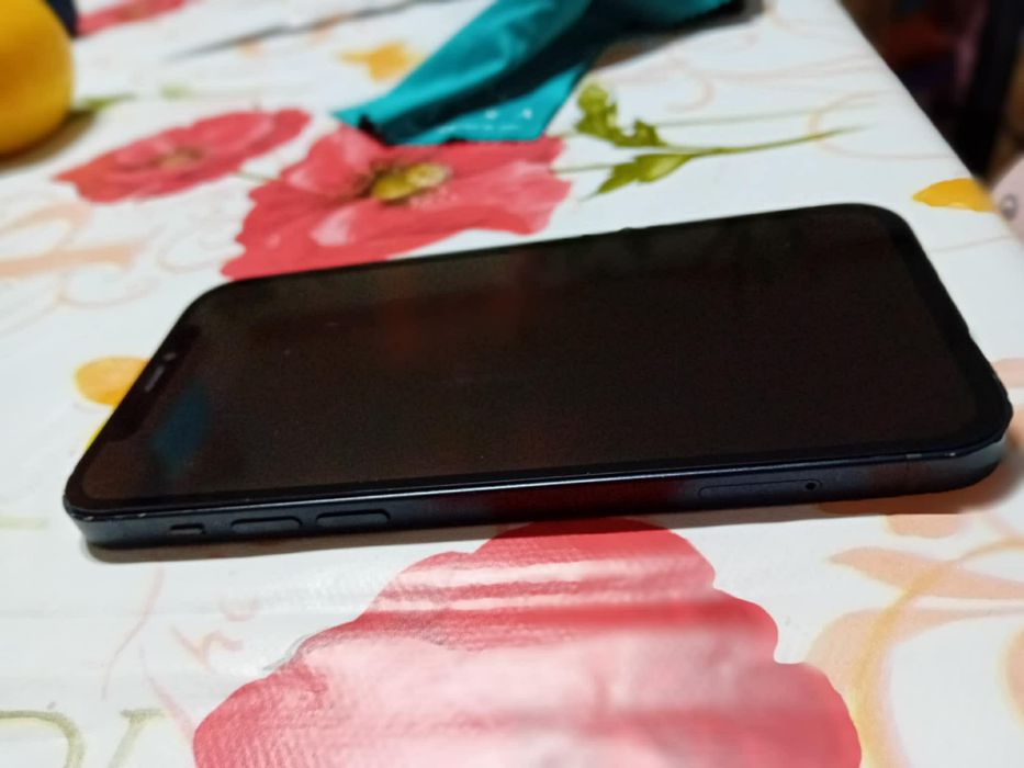 Айфон 12 в добро съснояние