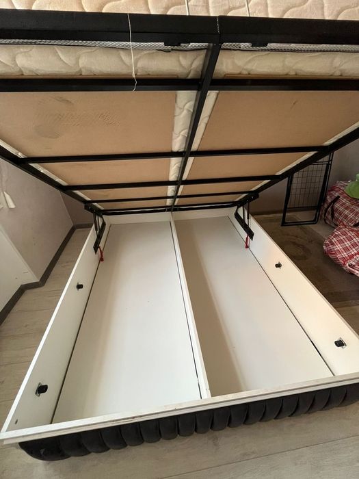 Продам диван и кровать новые