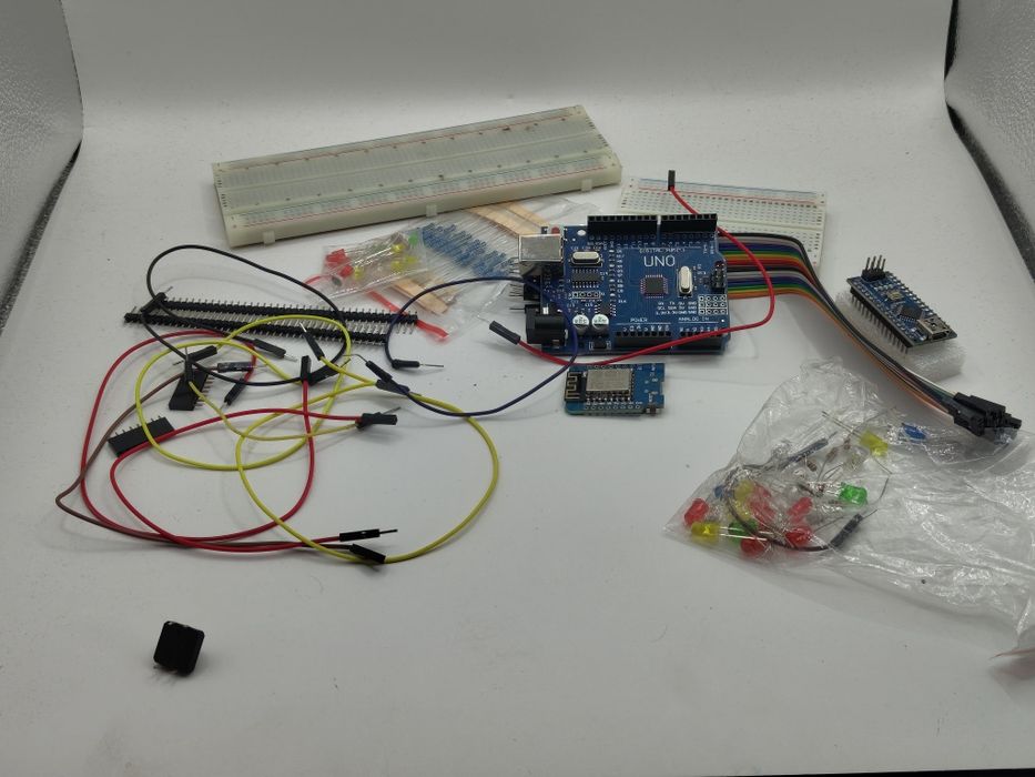 Componente Arduino+ Arduino Nano, Uno