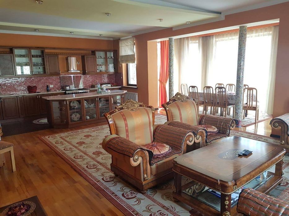 Продается дом 10 комнат, ориентир: Центр Луначарского, 510м²