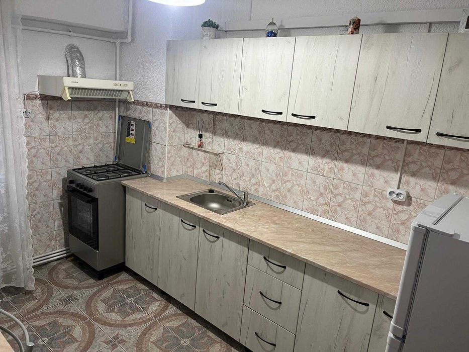 Proprietar, Inchiriez 2 apartamente ultracentral 3 camere, 2 bai