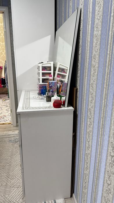 Продам Шкаф с комодом