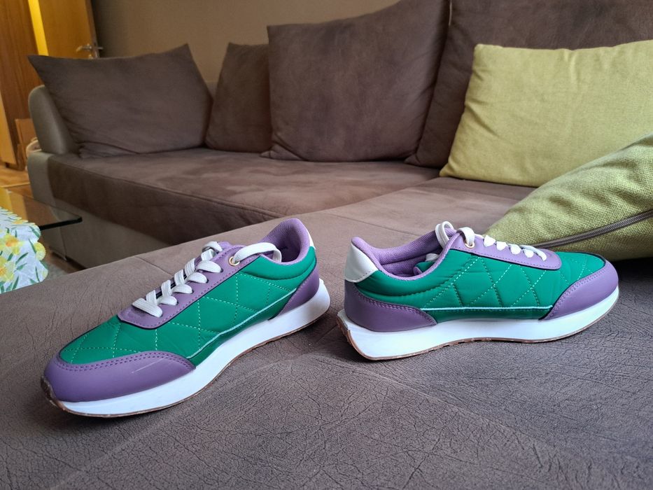 Дамски сникърси Reserved